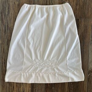 Vtg Montgomery Ward Petticoat Half Slip Womens Med Embroidered Floral Off-White